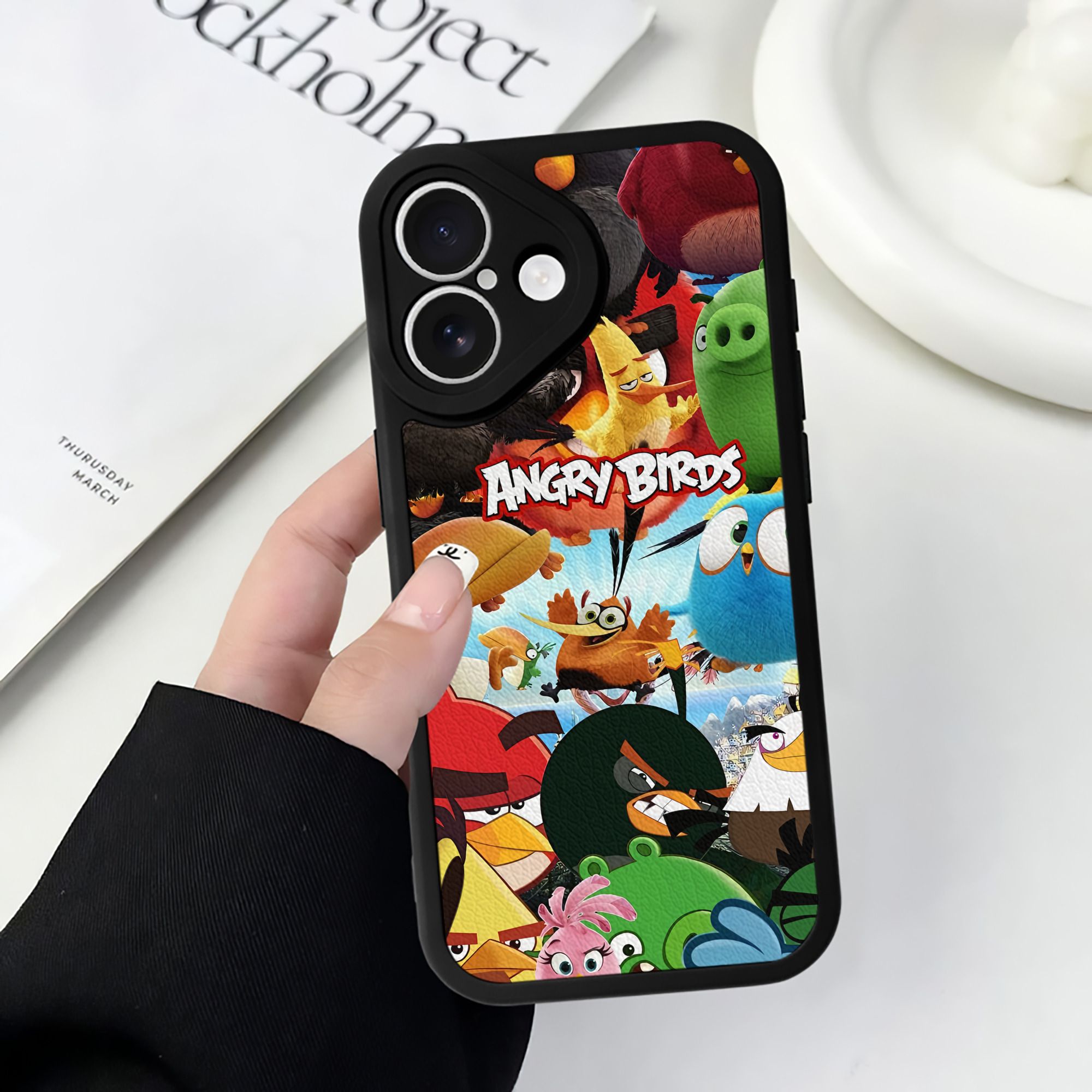 （画像用） Angry Birds アングリーバード 【iPhone 16シリーズ対応】シリコンスマホケース（レザー調） 材質：シリコン